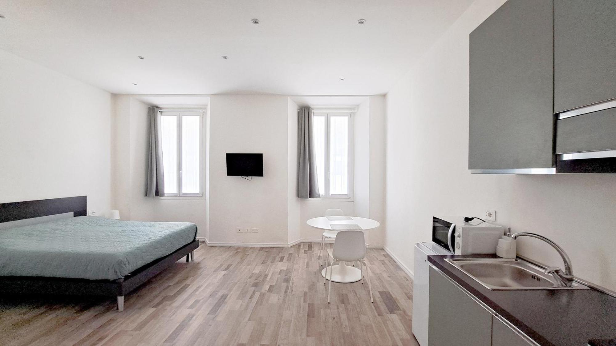 Giorgy 02 Apartment โกโม ภายนอก รูปภาพ
