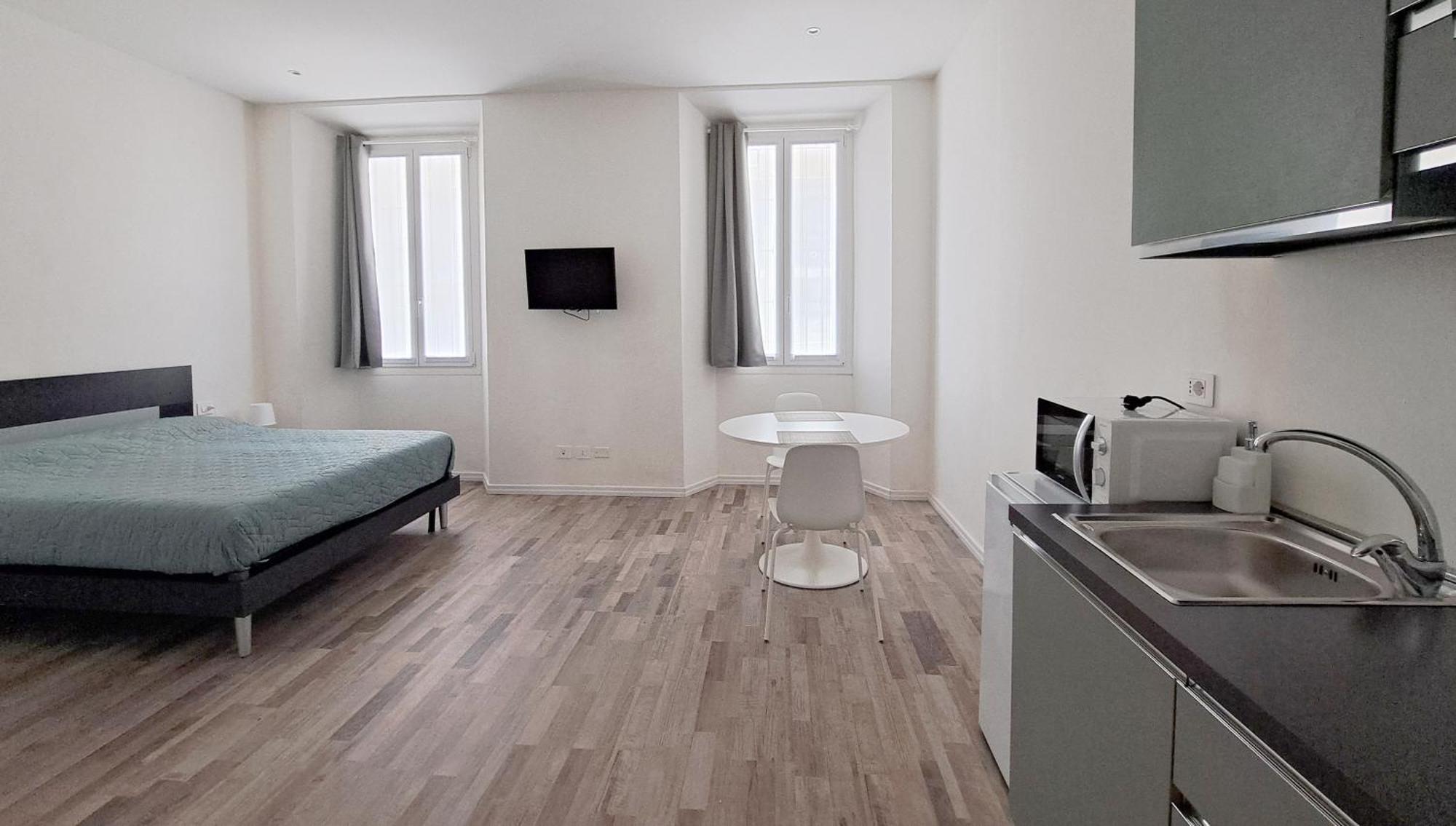 Giorgy 02 Apartment โกโม ภายนอก รูปภาพ